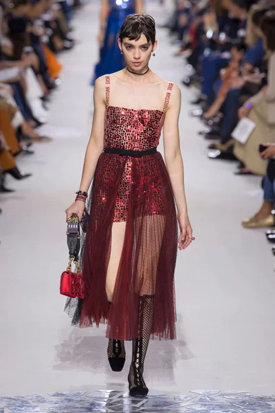 Look 77